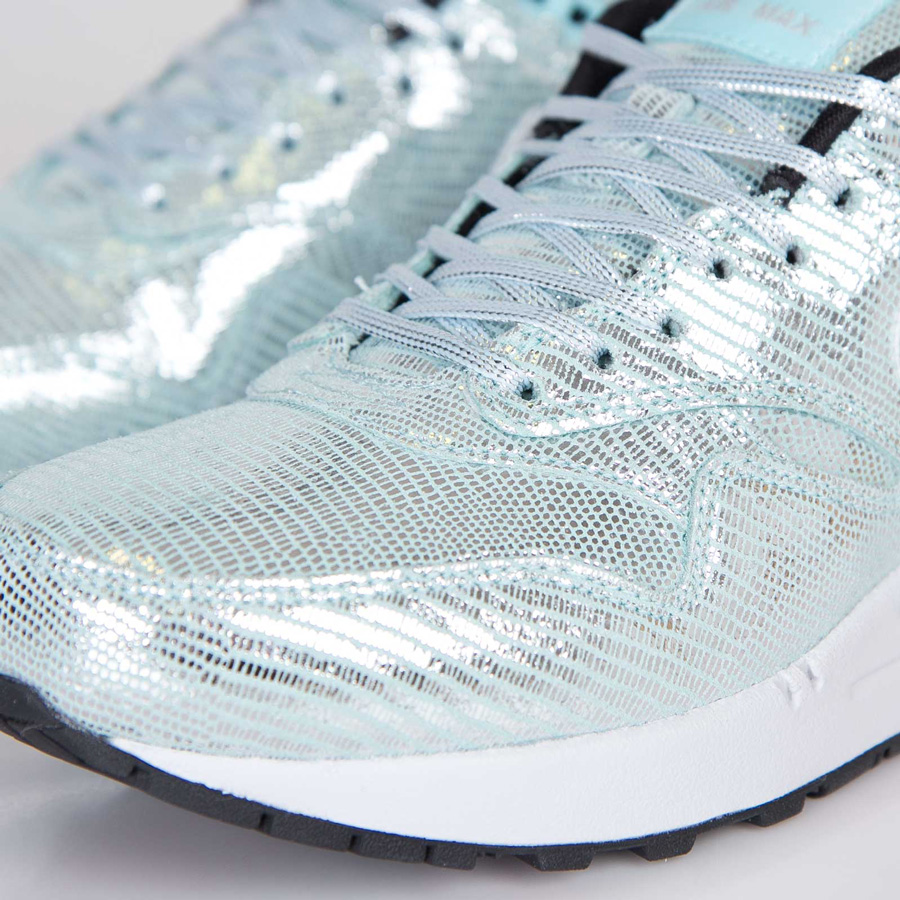 Nike Wmns Air Max 1 Qs Metallic Silver Glacier 07