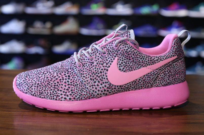 Nike Wmns Roshe Run Polka Dot Print 04