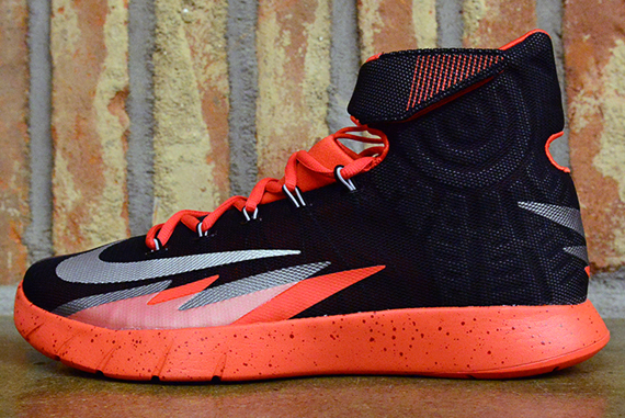 Nike Zoom Hyperrev – Black – Metallic Silver – Light Crimson – Wolf Grey