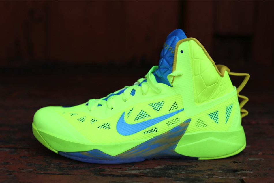 Nike Zoom Volt Vivid Blue 02