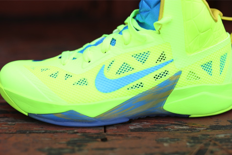 Nike Zoom Volt Vivid Blue 06