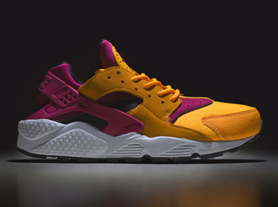 Size? x Nike Air Huarache “Laser Orange”