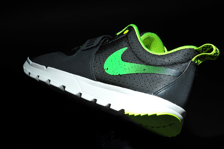 Stussy Nike Trainerendor Black Neon 3