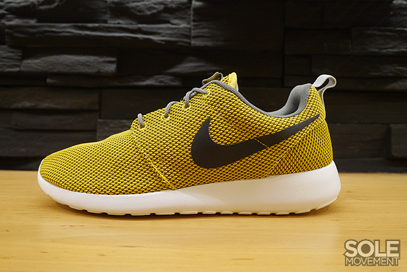 Nike Roshe Run Yellow Grey 01