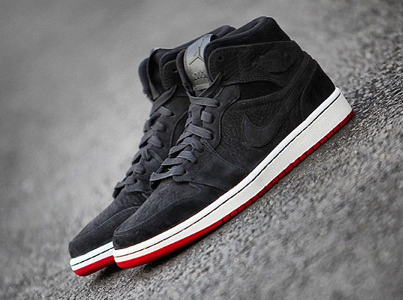 Air Jordan 1 Mid - Black Suede - Red