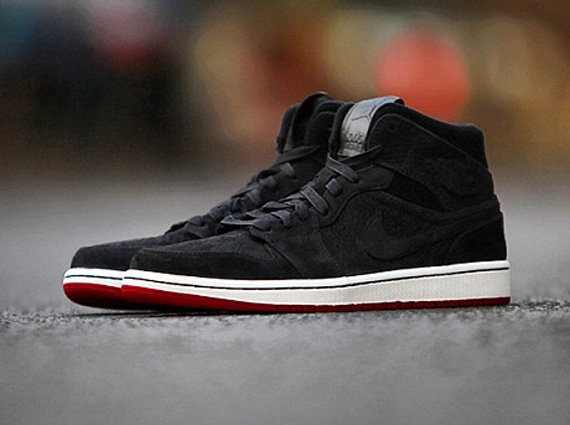 Air Jordan 1 Mid Black Suede Red 2