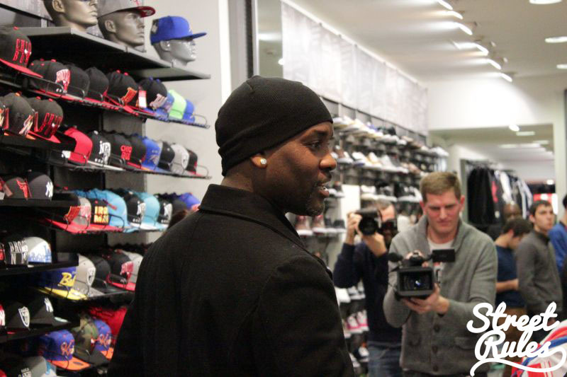 Gary Payton Visits Foot Locker 02