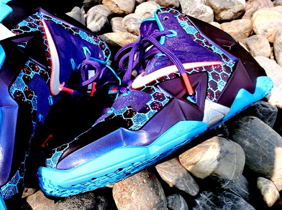 “Hornets” Nike LeBron 11