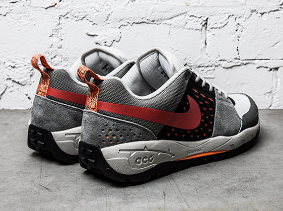 Nike Acg Air Alder Low Grey Black Red 01