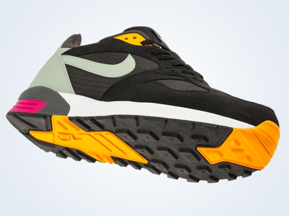 Nike Air Base II - Black - Sea Spray - Bright Magenta