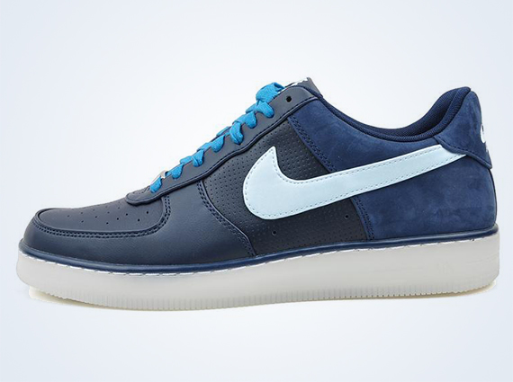 Nike Air Force 1 Downtown Obsidian Barely Blue 01