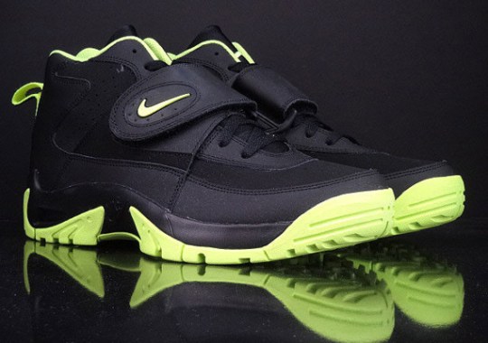 Nike Air Mission – Black – Volt