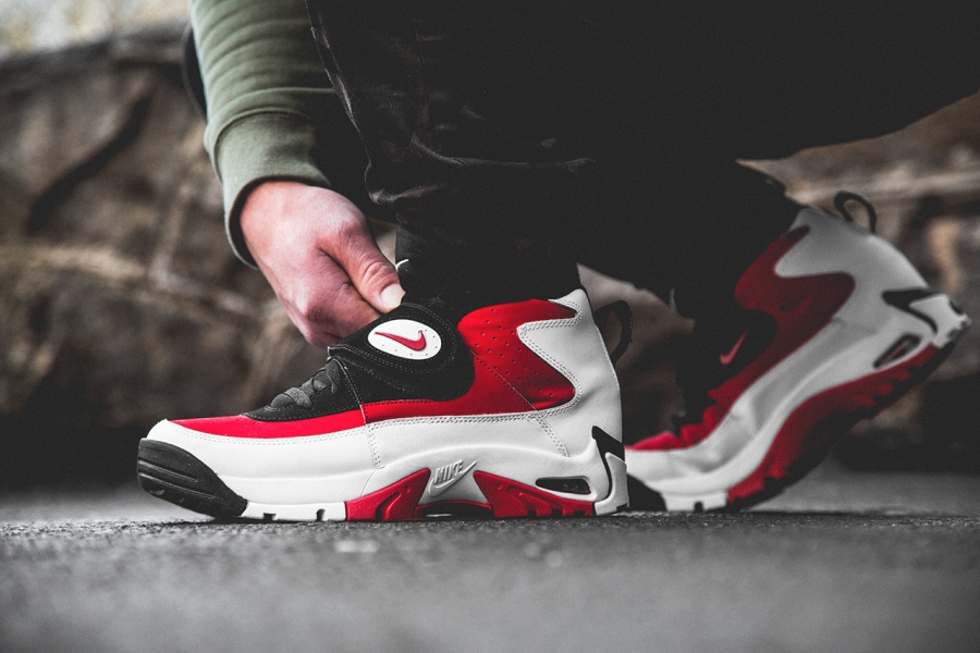 Nike Air Mission Red White Black 02