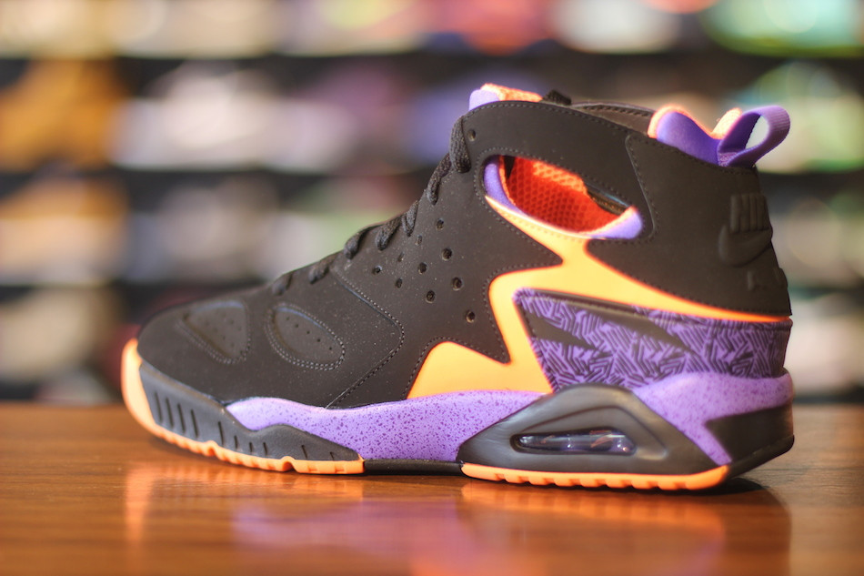 Nike Air Tech Challenge Huarache Black Atomic Orange Court Purple 01