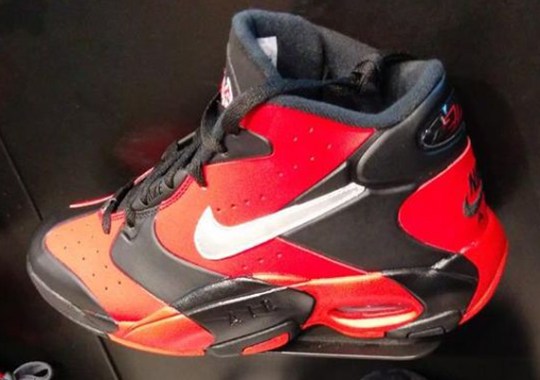 Nike Air Up – Black – Red