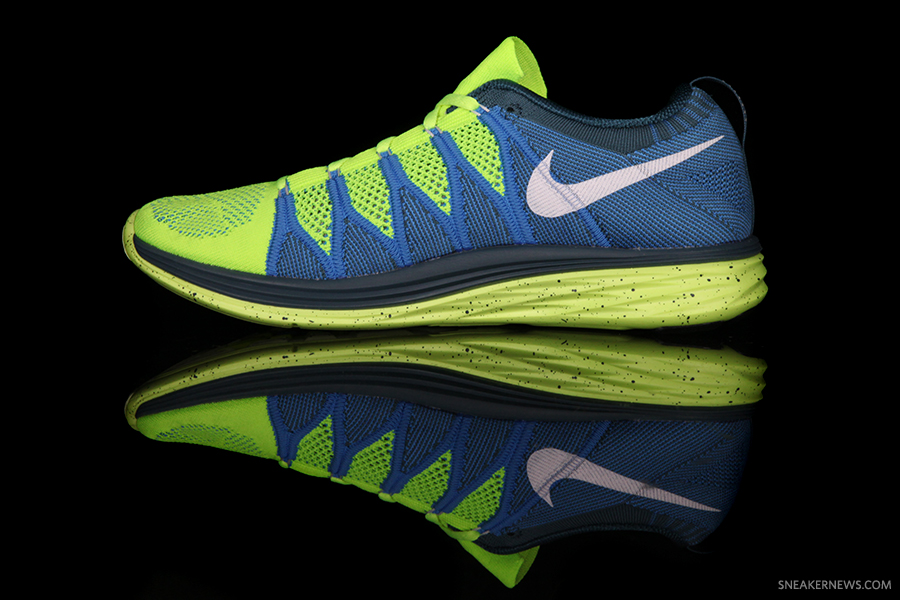 Nike Flyknit Lunar2 Volt White Blue Glow 4