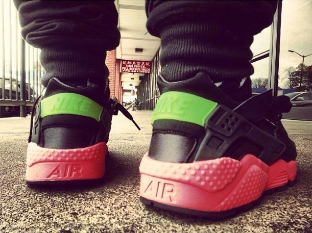 Nike Huarache Anthracite Hyper Punch Electric Green Black 01