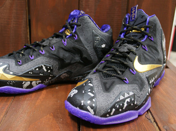 Nike LeBron 11 "BHM" - Anthracite - Metallic Gold - Purple Venom