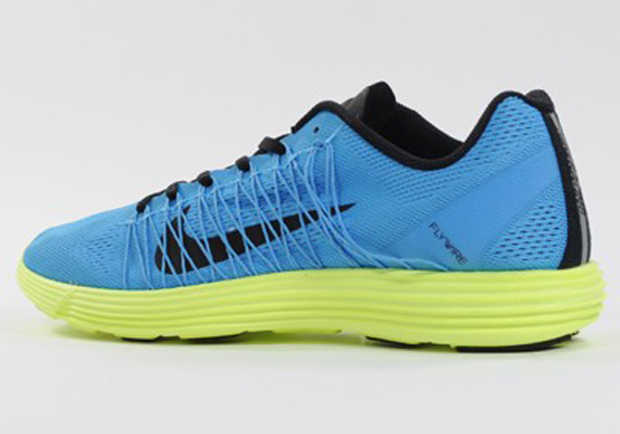 Nike Lunaracer 3 Vivid Blue Volt Black 03