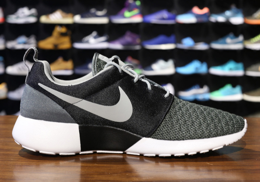 Nike Roshe Run Premium - Dark Mica Green - Black - Base Grey