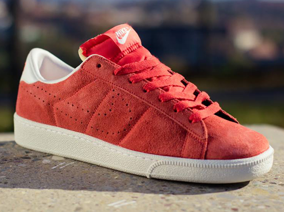 Nike Tennis Classic - Light Crimson - Summit White