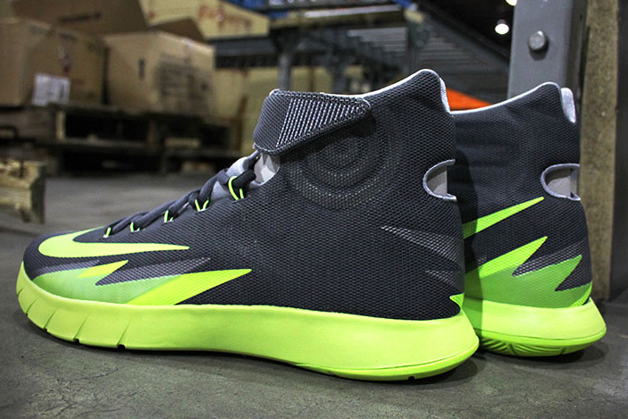 Nike Zoom Hyperrev Dark Grey Volt Wolf Grey 04