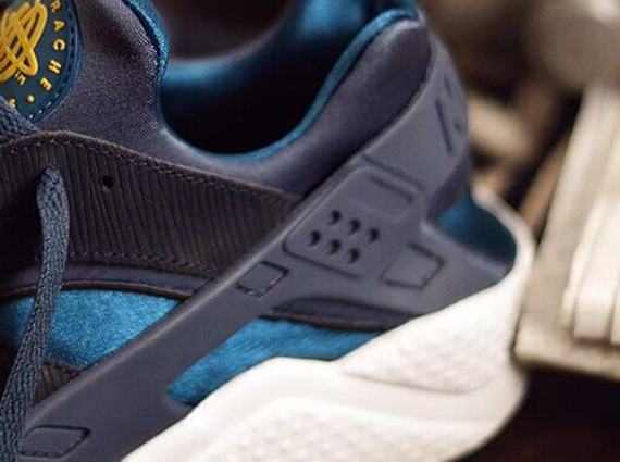 Size? x Nike Air Huarache "Army and Navy" - Teaser