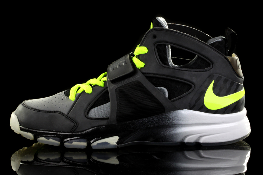 2011 Top 30 Zoom Huarache Tr Mid Alpha 001