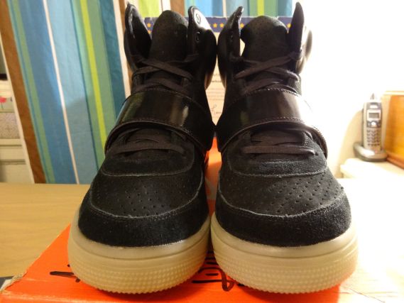 Nike Air Yeezy Sample Black White 02