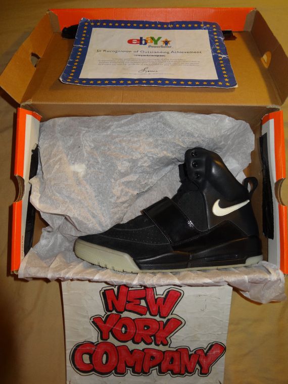 Nike Air Yeezy Sample Black White 12