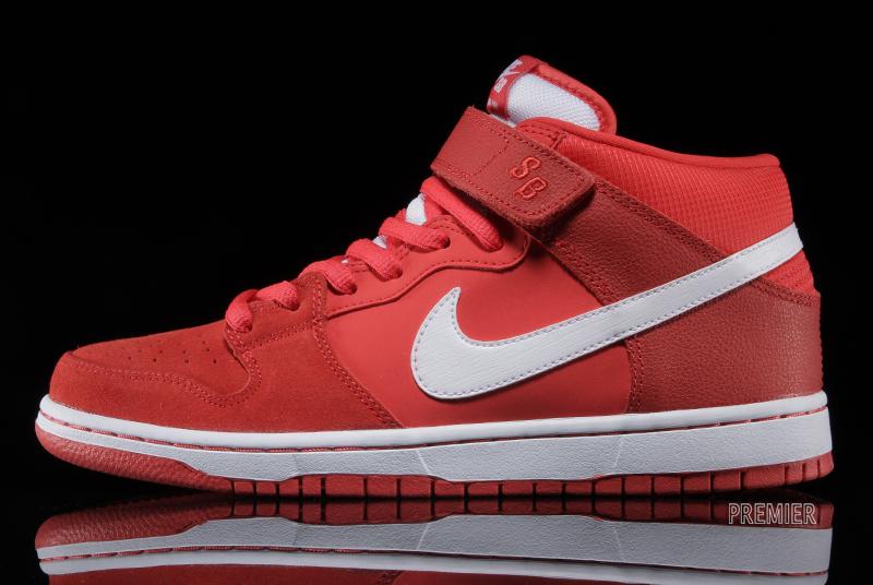 Nike Sb Dunk Mid Light Crimson Available 01