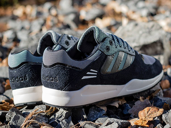 Adidas Tech Super Black White Vapour 01