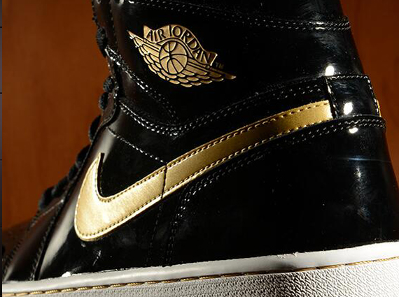 Air Jordan 1 Retro High OG "Black/Gold" - Restock at Flight 23 NYC