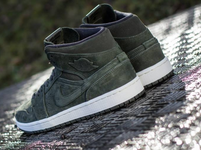 Air Jordan 1 Mid Nouveau Sequoia 02
