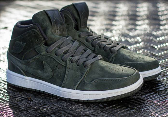 Air Jordan 1 Mid Nouveau “Sequoia”