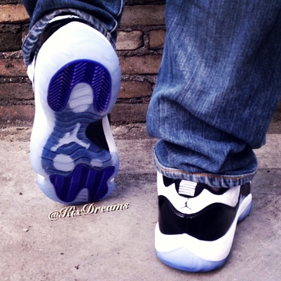 Air Jordan 11 Concord Low 01