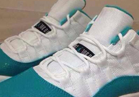 Air Jordan 11 Low Aqua