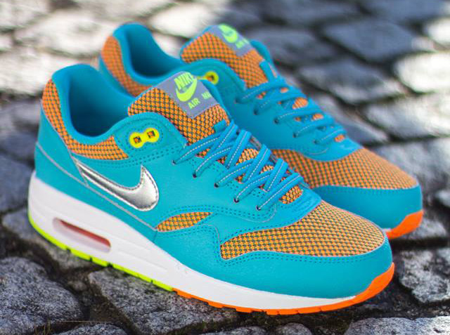 Nike Air Max 1 LE GS - Gamma Blue - Total Orange - Metallic Silver - Volt