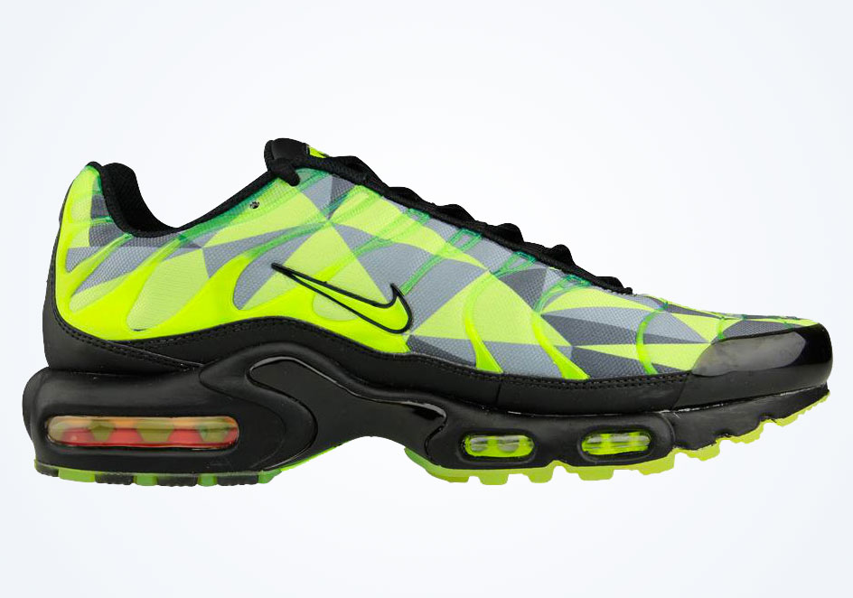 Nike Air Max Plus - Volt - Black - Neon Green