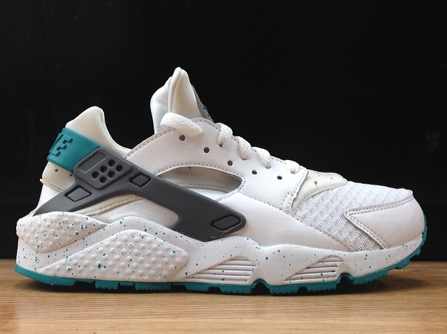 Nike Air Huarache "Turbo Green" - Available