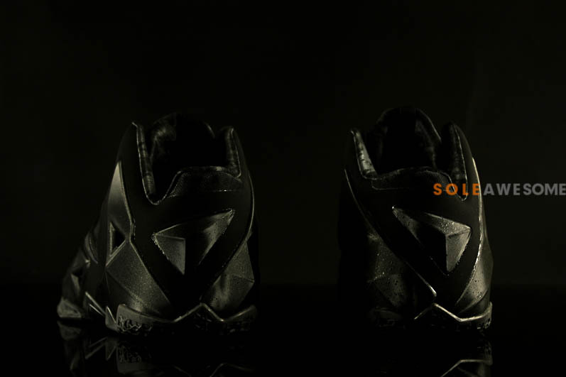 Nike Lebron 11 Blackout 01