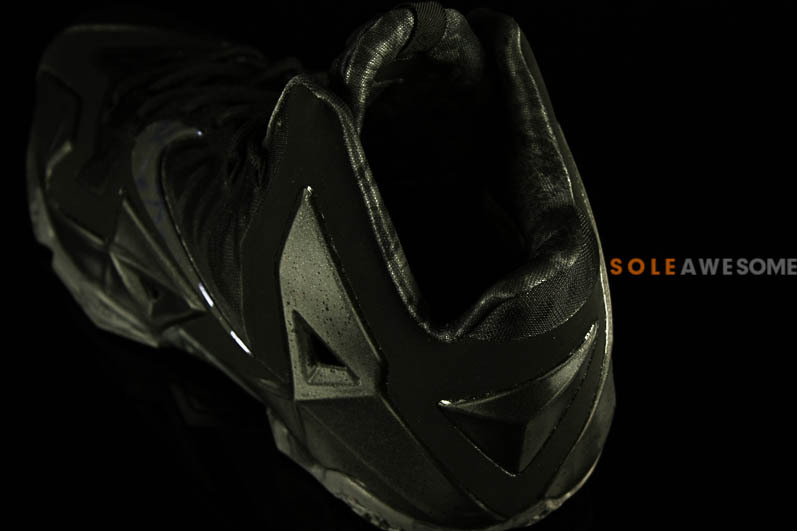Nike Lebron 11 Blackout 02