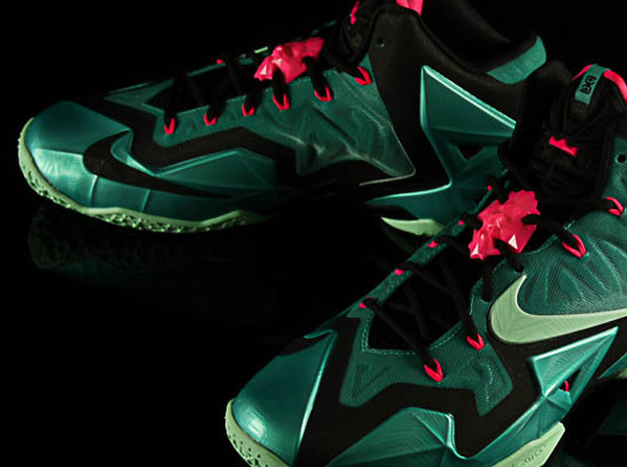 Nike Lebron 11 Green Pink