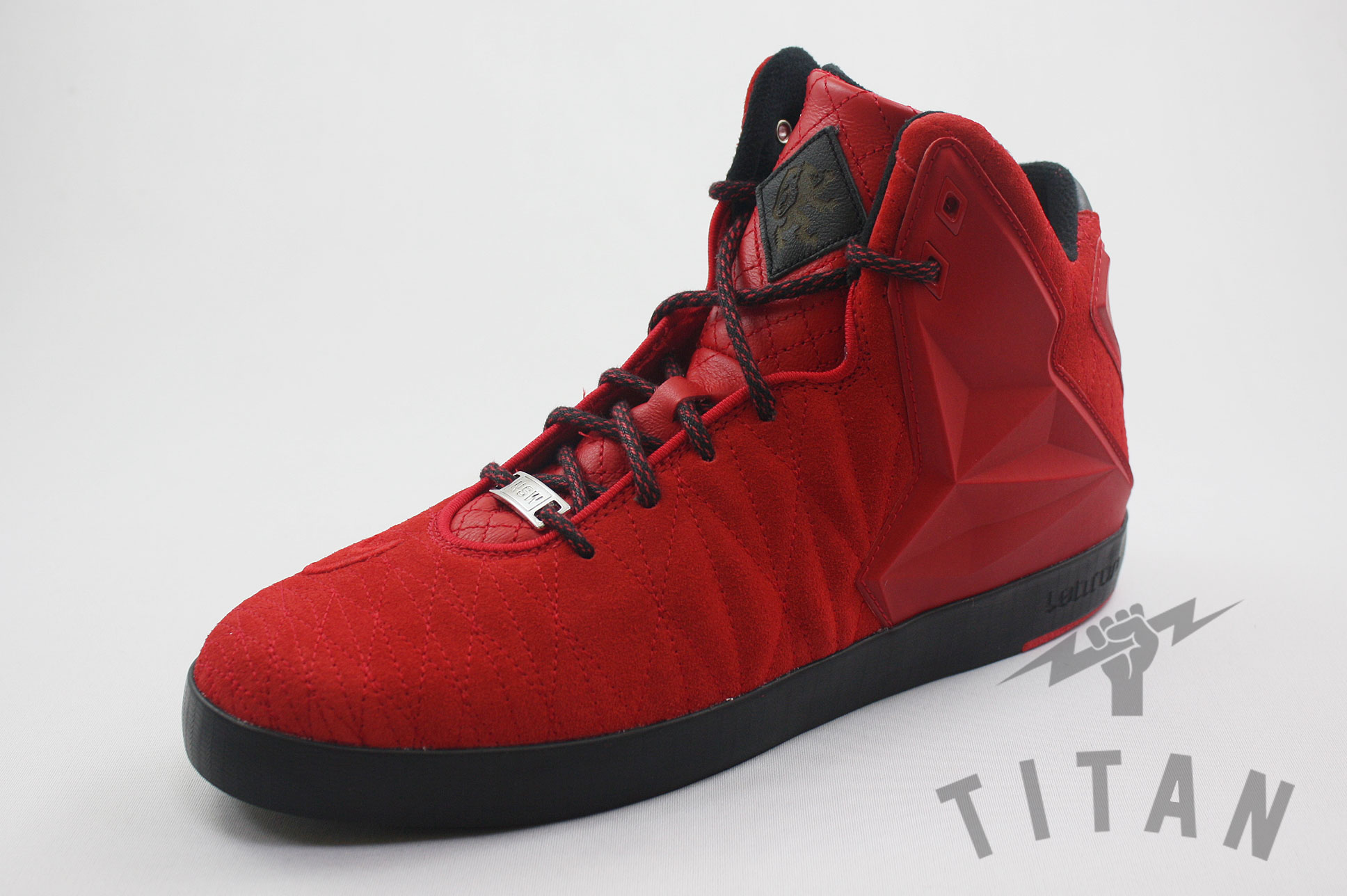 Nike Lebron 11 Nsw Lifestyle University Red 01