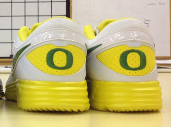 Nike Lunar MVP Pregame - Oregon Ducks PE