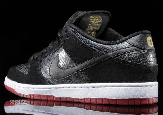 Nike SB Dunk Low "Snake Eyes"