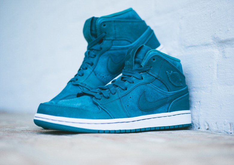 Air Jordan 1 Mid Nouveau “Night Shadow”