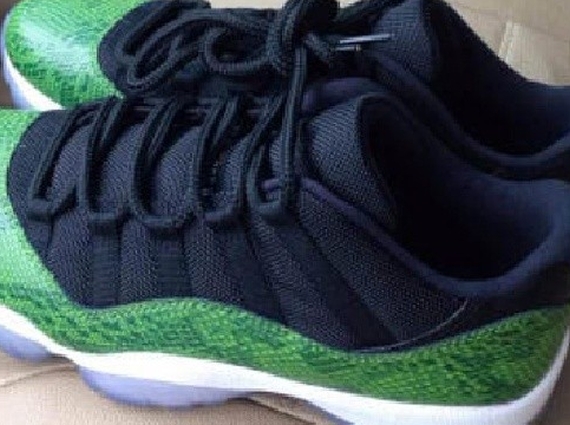 Air Jordan 11 Low "Green Snake"