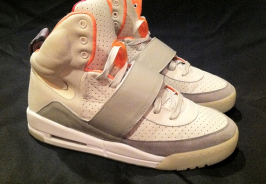 Air Yeezy Bone Sample