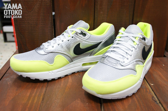 Nike Air Max 1 Fb Premium Metallic Silver Black Volt 1